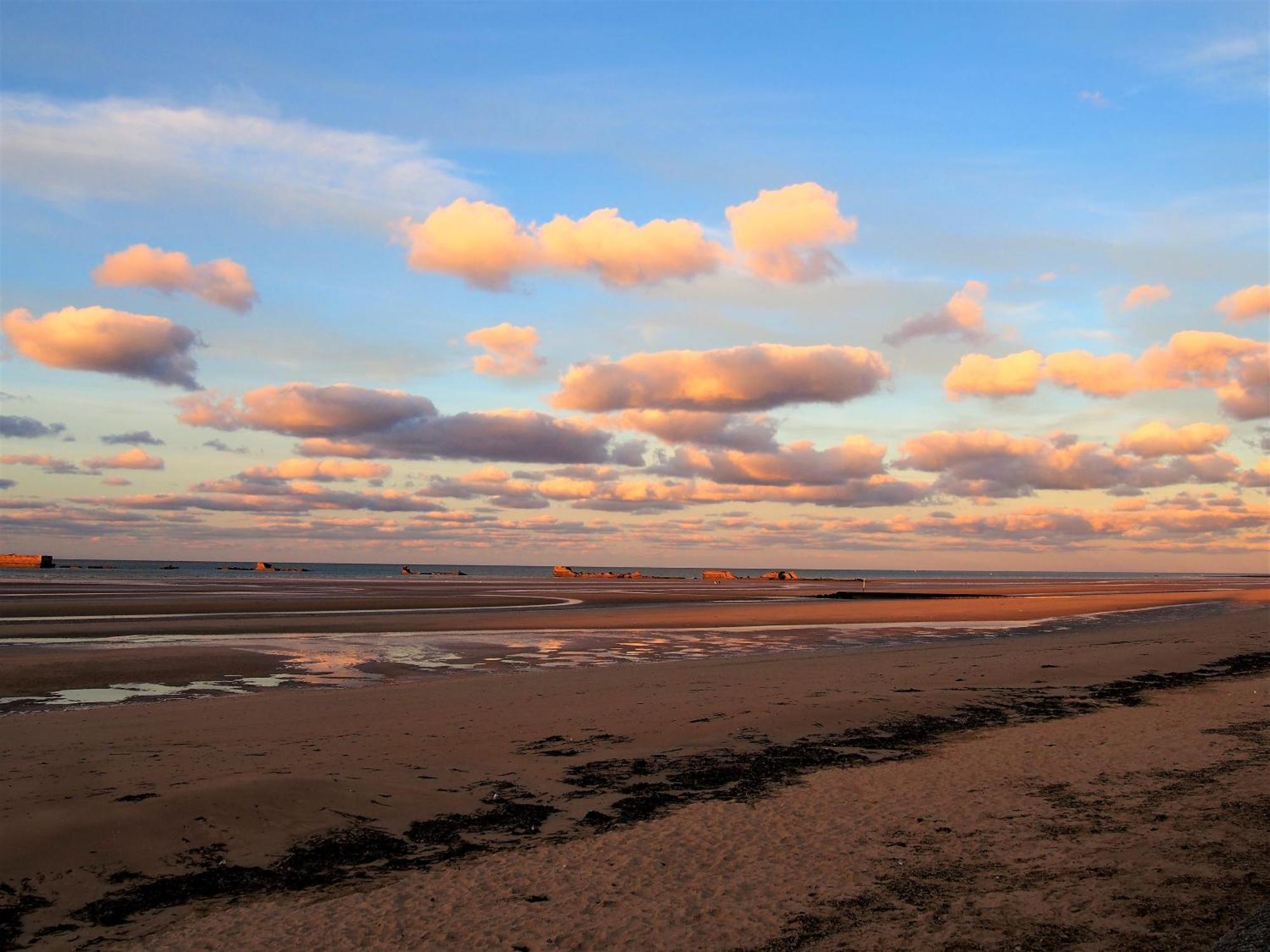 Gites En Normandie En Front De Mer A Asnelles , 3Km D'Arromanches, 10Km De Bayeux ภายนอก รูปภาพ