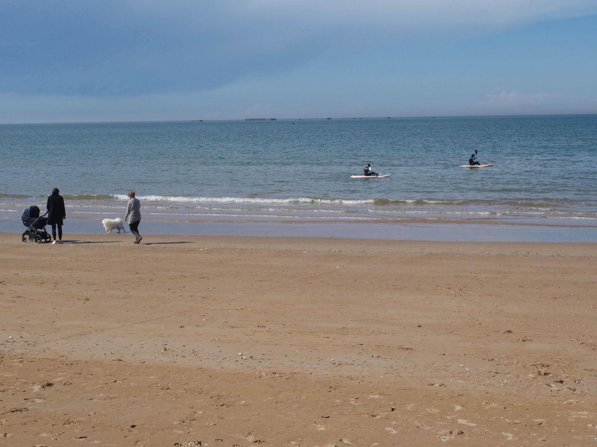 Gites En Normandie En Front De Mer A Asnelles , 3Km D'Arromanches, 10Km De Bayeux ภายนอก รูปภาพ